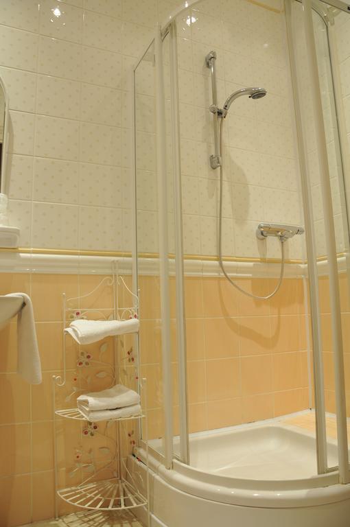 Hotel De Paris Charleville-Mézières Habitación foto