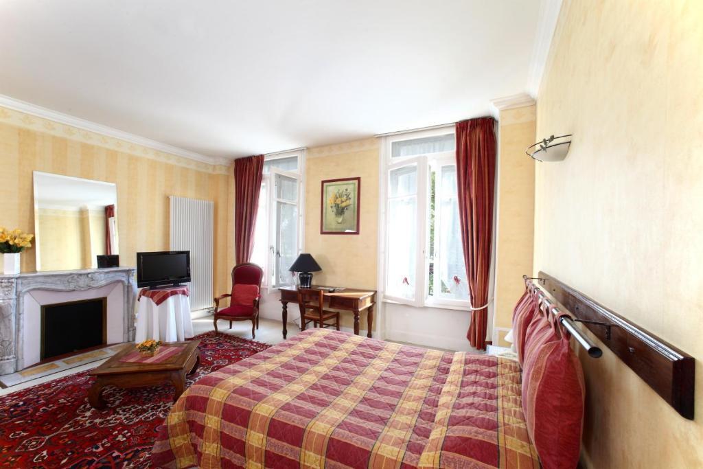 Hotel De Paris Charleville-Mézières Habitación foto